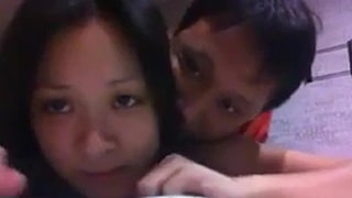 ABG SMA Kerja Buat Bayar Sekolah