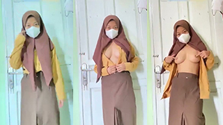 Bokep Viral Aci Abg SMA Hijab Sange Pamer Body Mulus 1