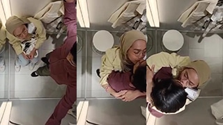Hijab Cipokan Penuh Nafsu Sama Pacar di Ruang Ganti