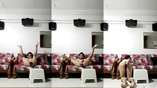 Sebelum Pergi Kuliah Colmek di Ruang Tamu