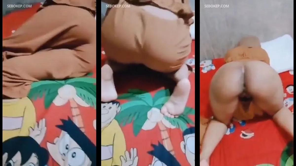 Video Bokep Tante Hijabers Di Suruh Nungging Lepas CD Kena Doggy
